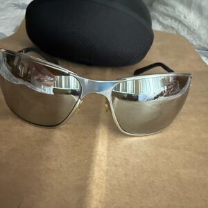 Silver Mirrored Wrap Sunglasses Harley Davidson with hard case